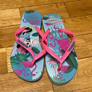 Havaianas Size 33-34 Minnie Mouse flip flops
